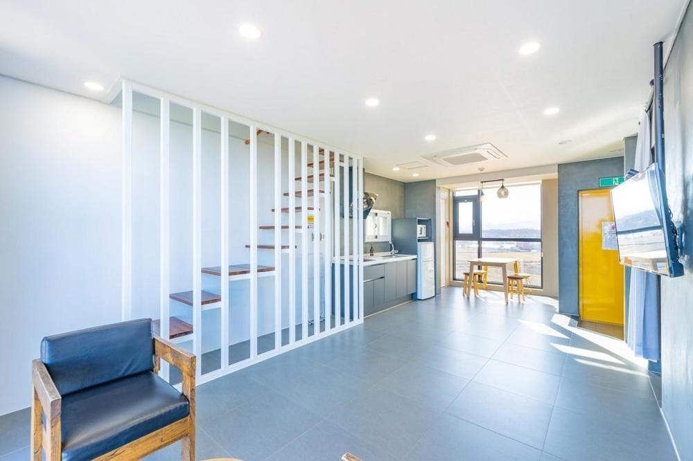 Gangneung Music Time Spa Pension Экстерьер фото